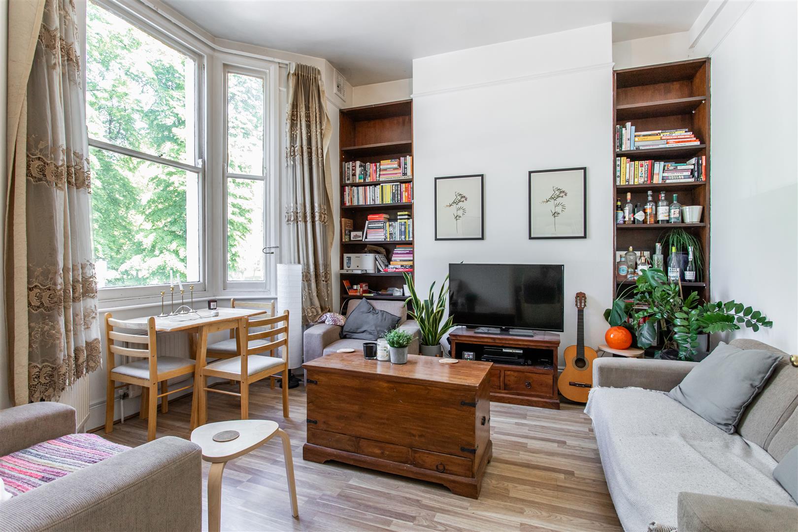 3 bed property in Old Ford Road, Victoria Park